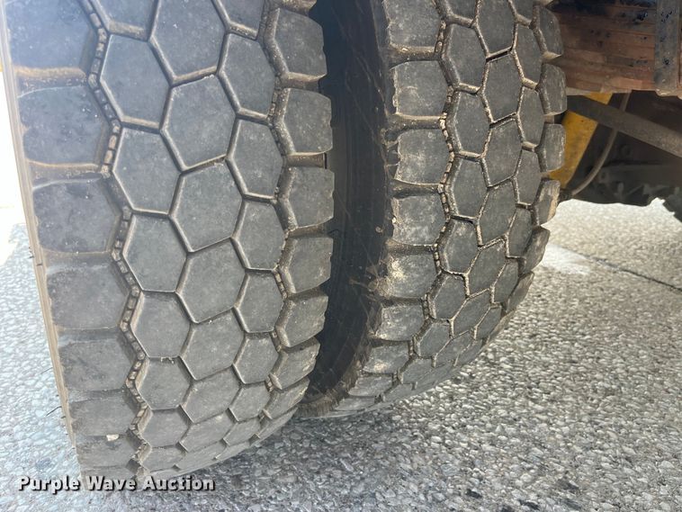 image for item EK8798 2011 Ford  F550 Super Duty XL  utility / service truck