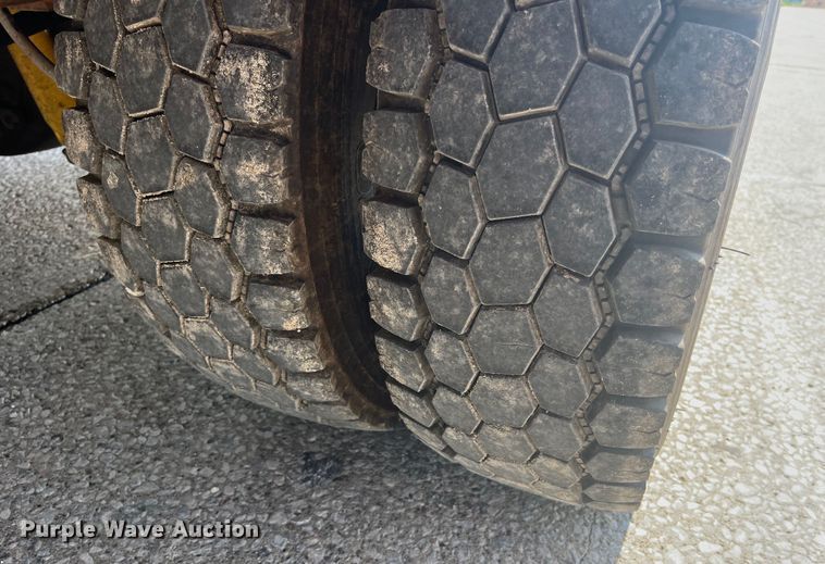 image for item EK8798 2011 Ford  F550 Super Duty XL  utility / service truck