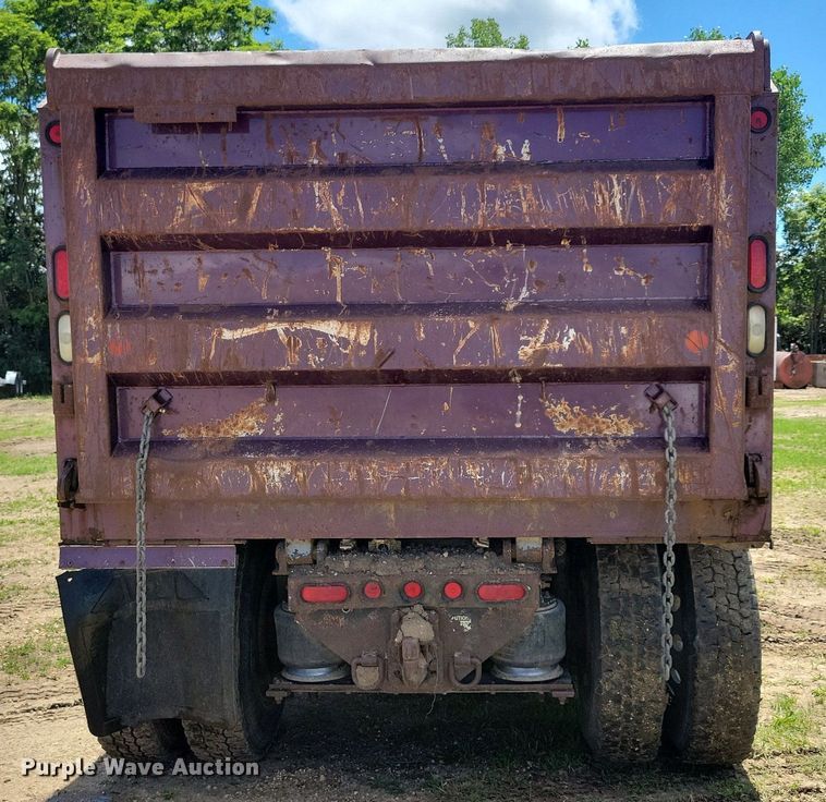 image for item KA9916 2004 Freightliner FLD 120 dump truck