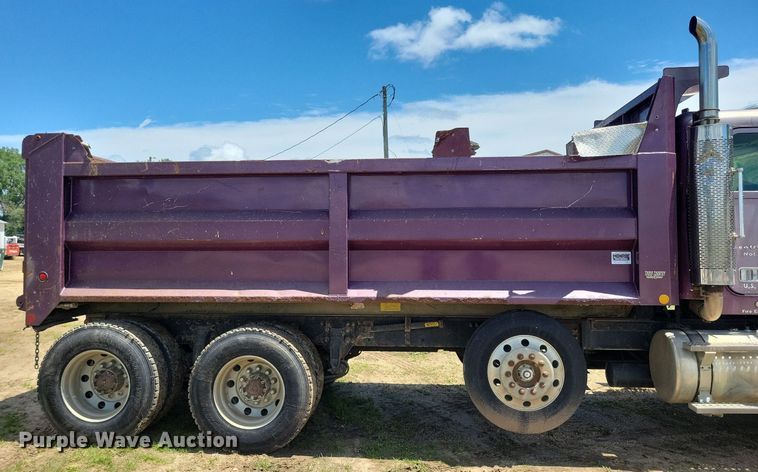 image for item KA9916 2004 Freightliner FLD 120 dump truck