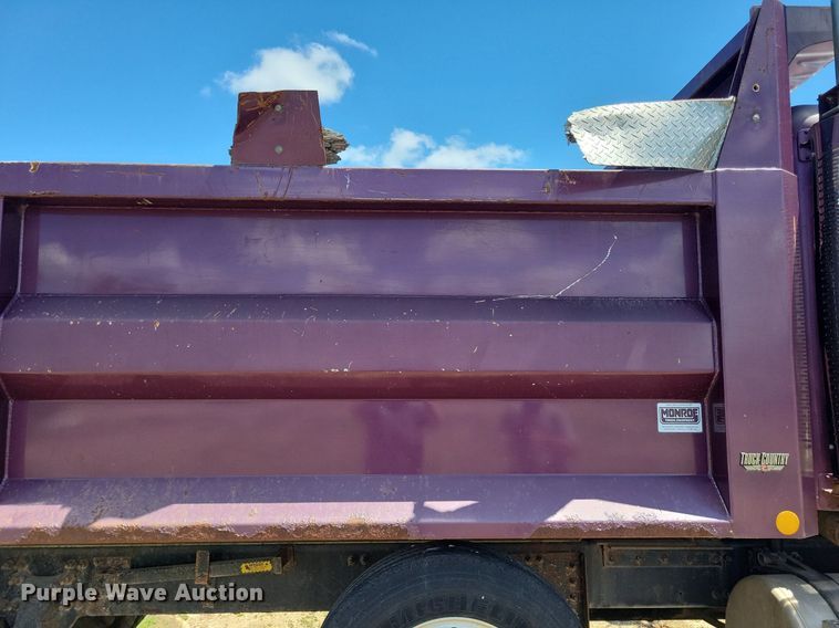 image for item KA9916 2004 Freightliner FLD 120 dump truck