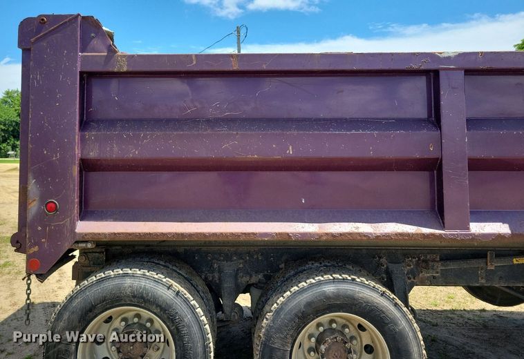 image for item KA9916 2004 Freightliner FLD 120 dump truck