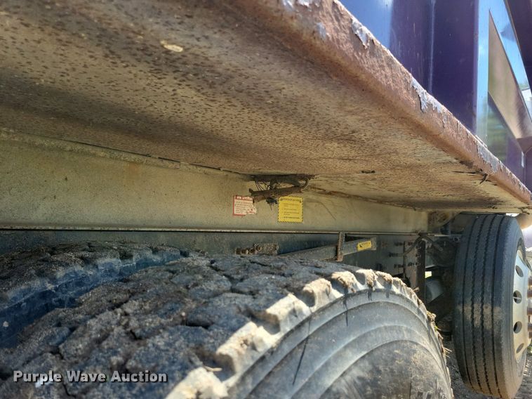 image for item KA9916 2004 Freightliner FLD 120 dump truck