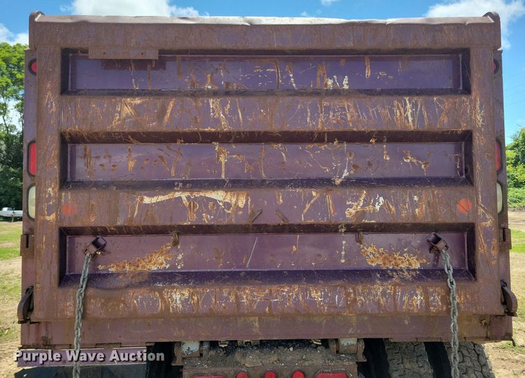 image for item KA9916 2004 Freightliner FLD 120 dump truck