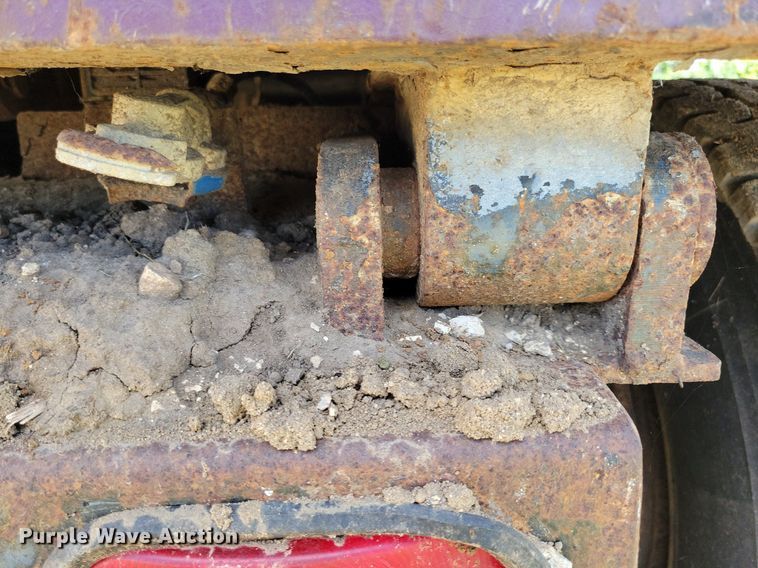 image for item KA9916 2004 Freightliner FLD 120 dump truck