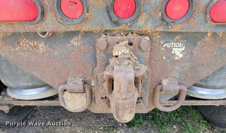 image for item KA9916 2004 Freightliner FLD 120 dump truck