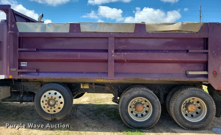 image for item KA9916 2004 Freightliner FLD 120 dump truck