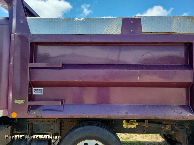 image for item KA9916 2004 Freightliner FLD 120 dump truck