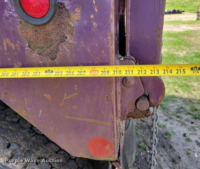 image for item KA9916 2004 Freightliner FLD 120 dump truck