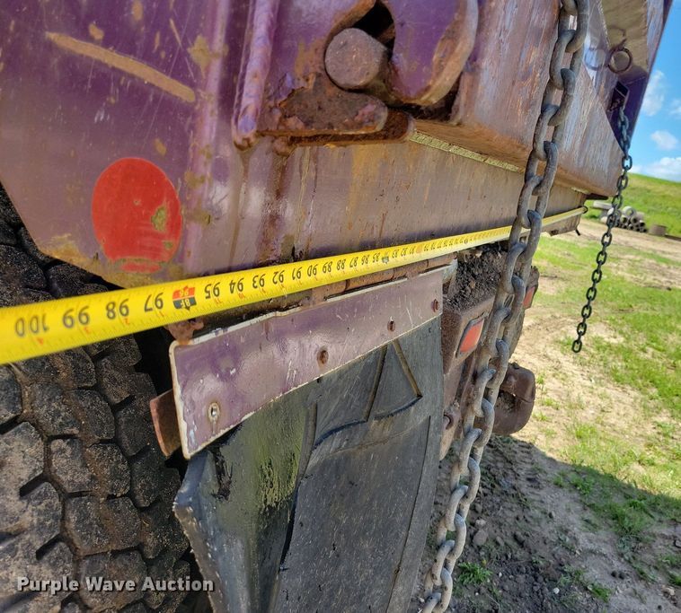 image for item KA9916 2004 Freightliner FLD 120 dump truck