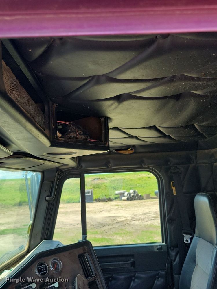 image for item KA9916 2004 Freightliner FLD 120 dump truck