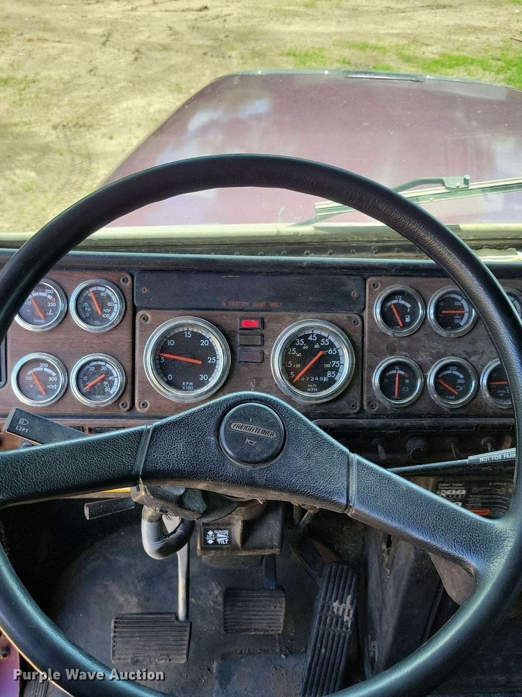 image for item KA9916 2004 Freightliner FLD 120 dump truck