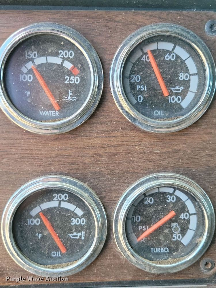 image for item KA9916 2004 Freightliner FLD 120 dump truck