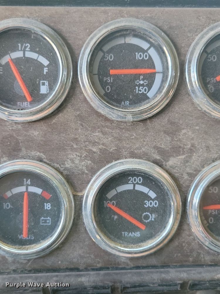 image for item KA9916 2004 Freightliner FLD 120 dump truck