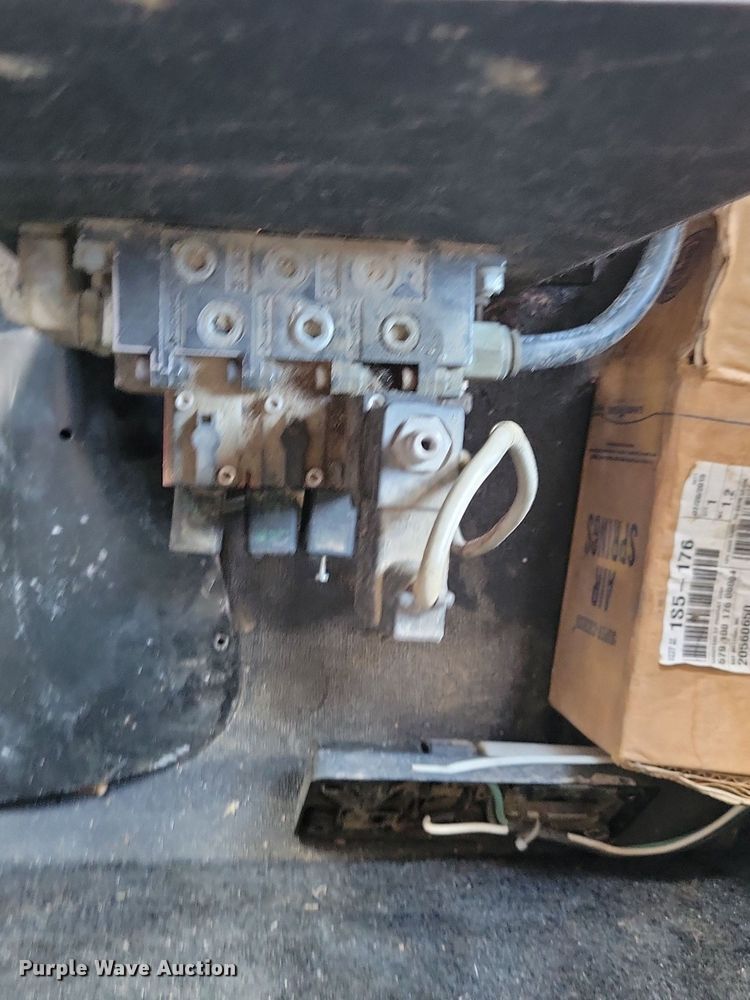 image for item KA9916 2004 Freightliner FLD 120 dump truck