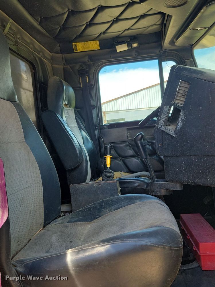 image for item KA9916 2004 Freightliner FLD 120 dump truck