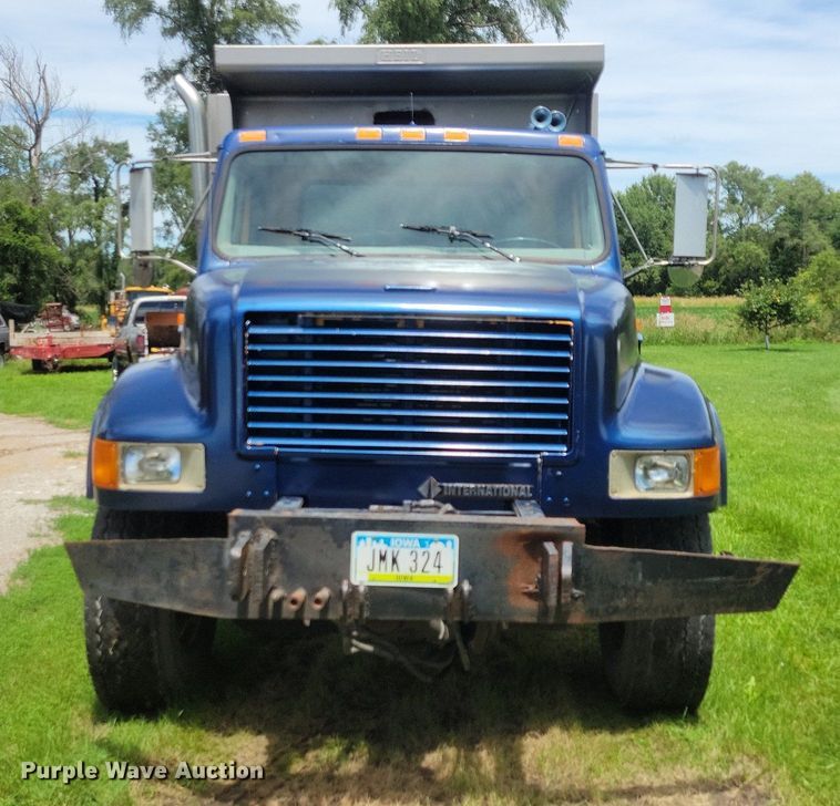 image for item KA9924 1999 International 4900 dump truck