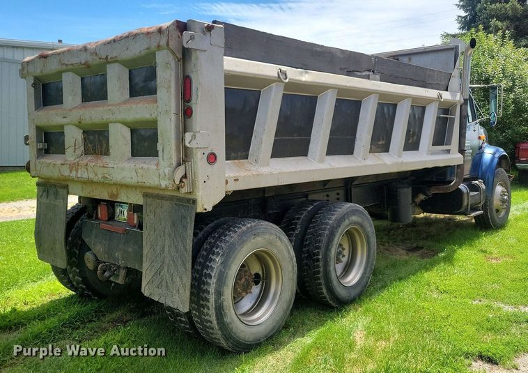 image for item KA9924 1999 International 4900 dump truck