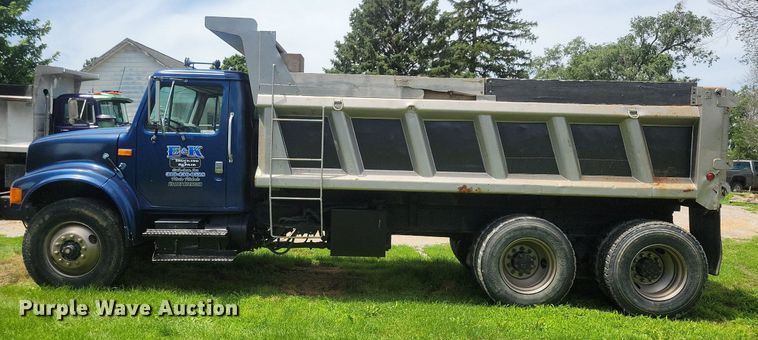 image for item KA9924 1999 International 4900 dump truck