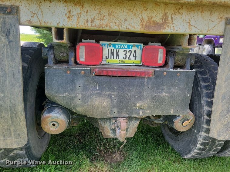 image for item KA9924 1999 International 4900 dump truck