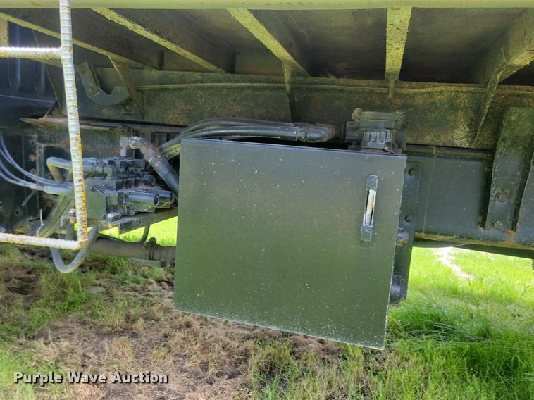 image for item KA9924 1999 International 4900 dump truck