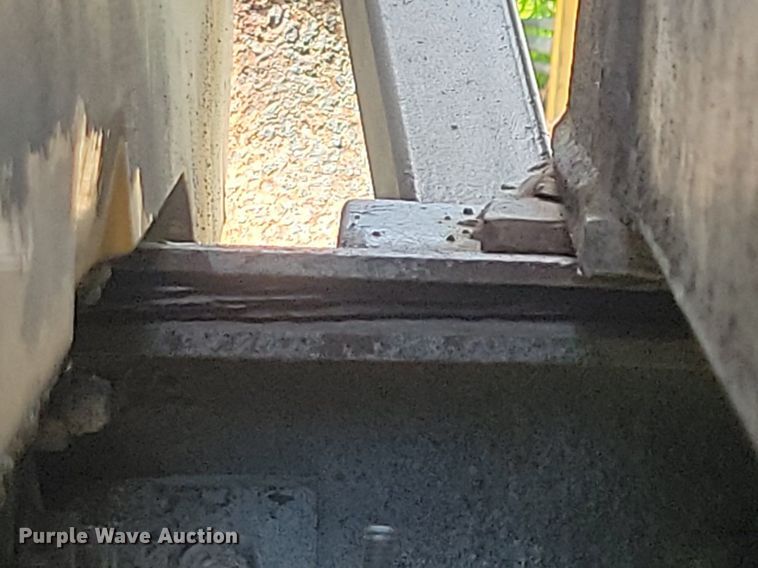 image for item KA9924 1999 International 4900 dump truck