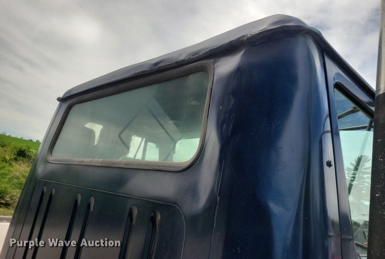 image for item KA9924 1999 International 4900 dump truck