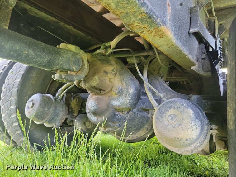 image for item KA9924 1999 International 4900 dump truck