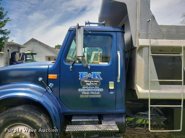 image for item KA9924 1999 International 4900 dump truck