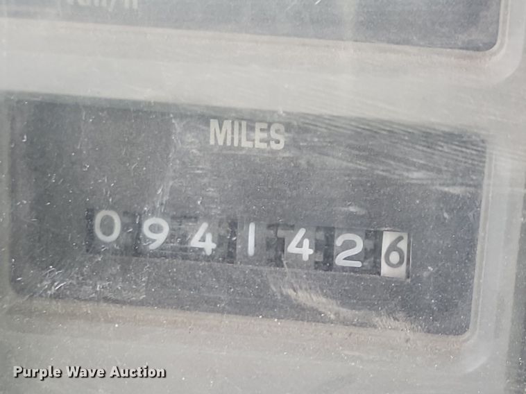 image for item KA9924 1999 International 4900 dump truck