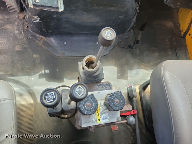 image for item KA9924 1999 International 4900 dump truck