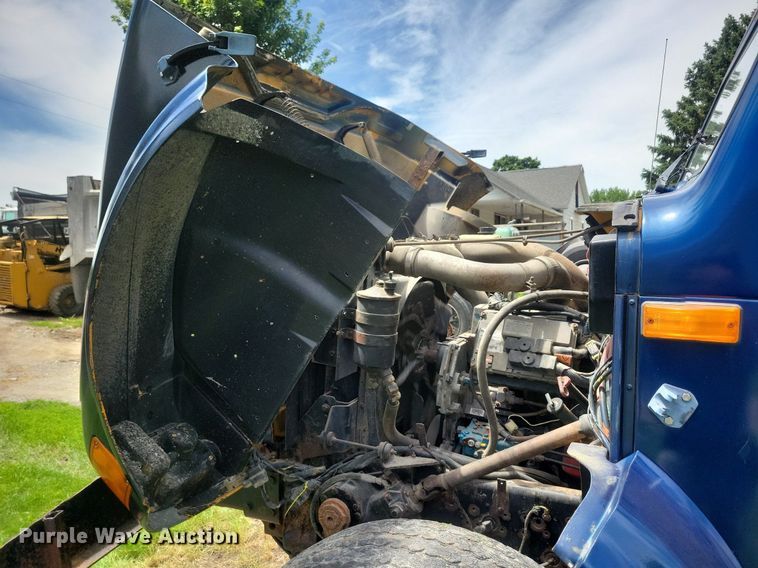 image for item KA9924 1999 International 4900 dump truck