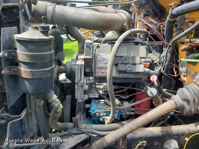 image for item KA9924 1999 International 4900 dump truck