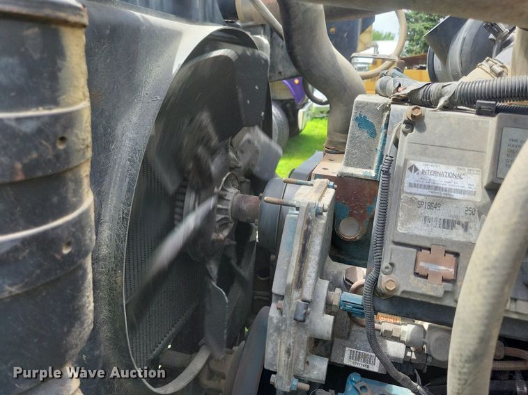 image for item KA9924 1999 International 4900 dump truck