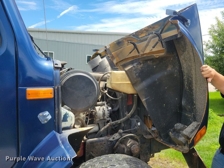 image for item KA9924 1999 International 4900 dump truck