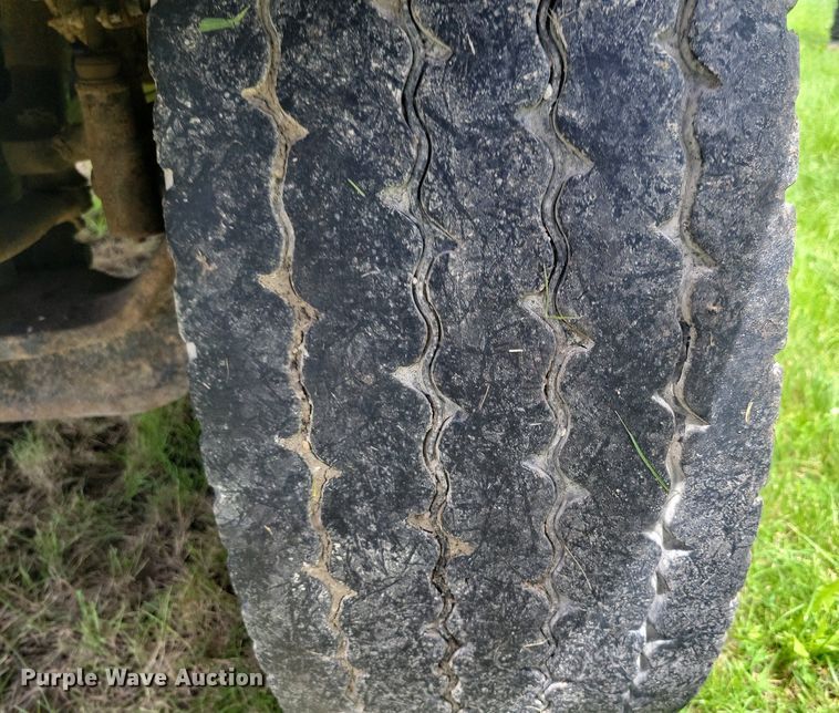 image for item KA9924 1999 International 4900 dump truck