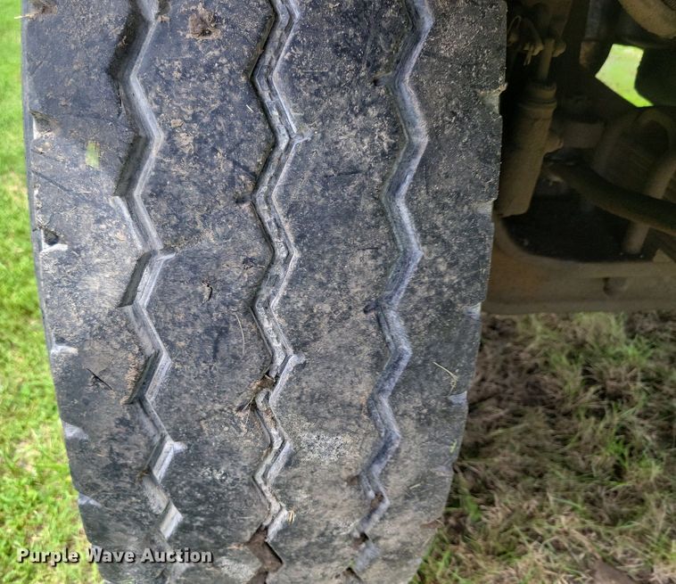 image for item KA9924 1999 International 4900 dump truck