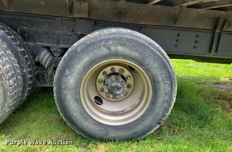 image for item KA9924 1999 International 4900 dump truck