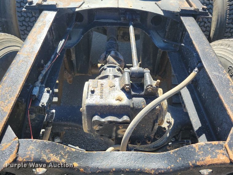 image for item KA9931 1992 Mack RD690S semi truck