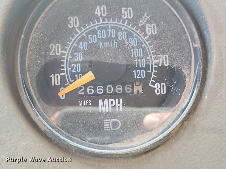 image for item KA9931 1992 Mack RD690S semi truck