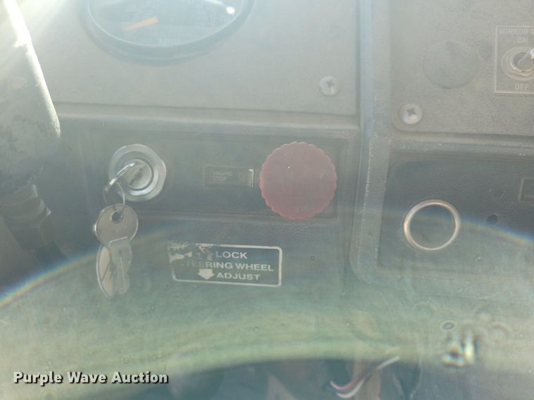 image for item KA9931 1992 Mack RD690S semi truck