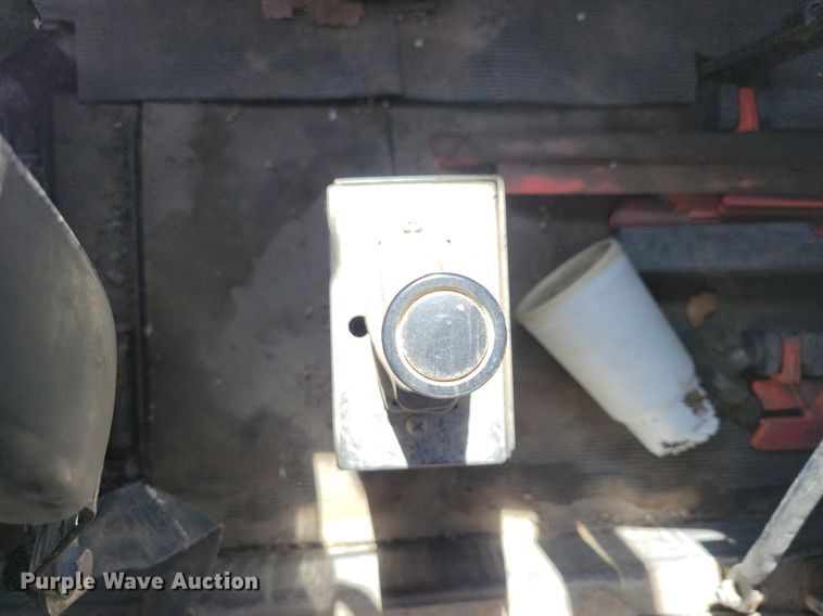 image for item KA9931 1992 Mack RD690S semi truck