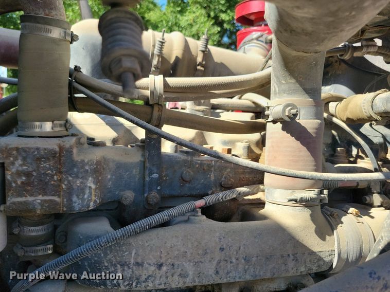 image for item KA9931 1992 Mack RD690S semi truck