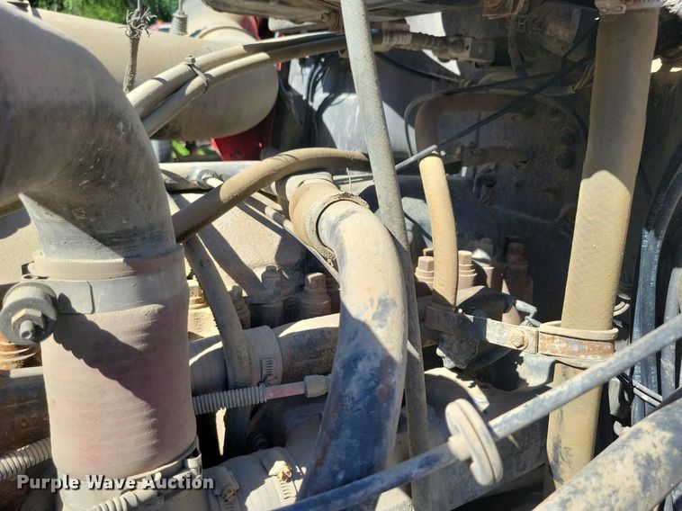 image for item KA9931 1992 Mack RD690S semi truck