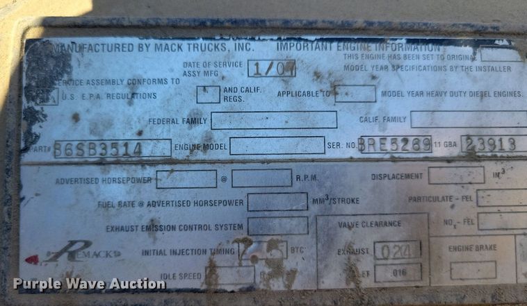 image for item KA9931 1992 Mack RD690S semi truck