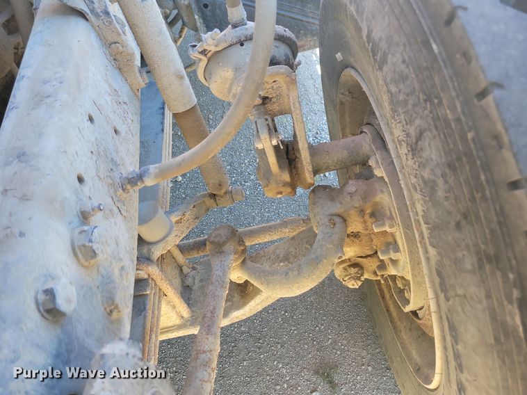 image for item KA9931 1992 Mack RD690S semi truck