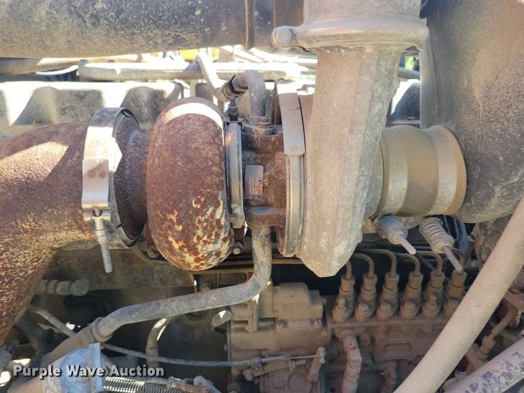 image for item KA9931 1992 Mack RD690S semi truck