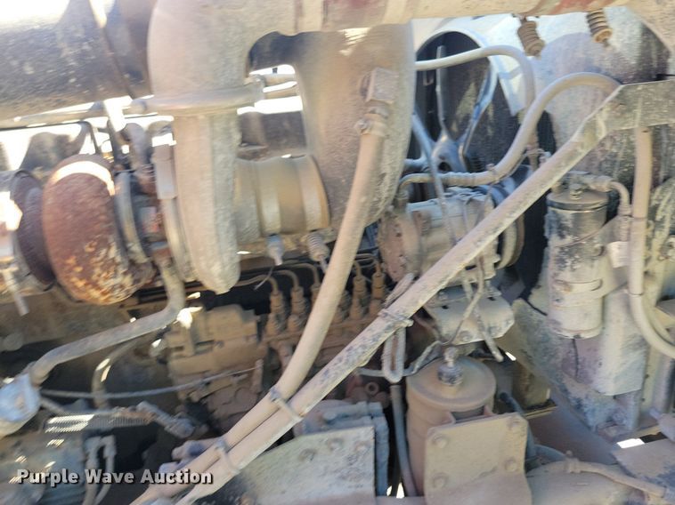 image for item KA9931 1992 Mack RD690S semi truck