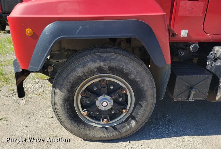 image for item KA9931 1992 Mack RD690S semi truck