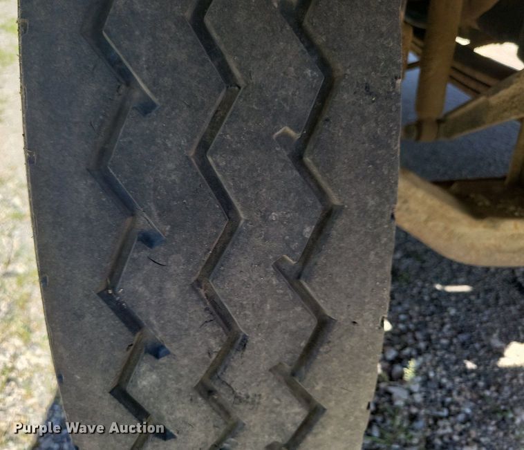 image for item KA9931 1992 Mack RD690S semi truck